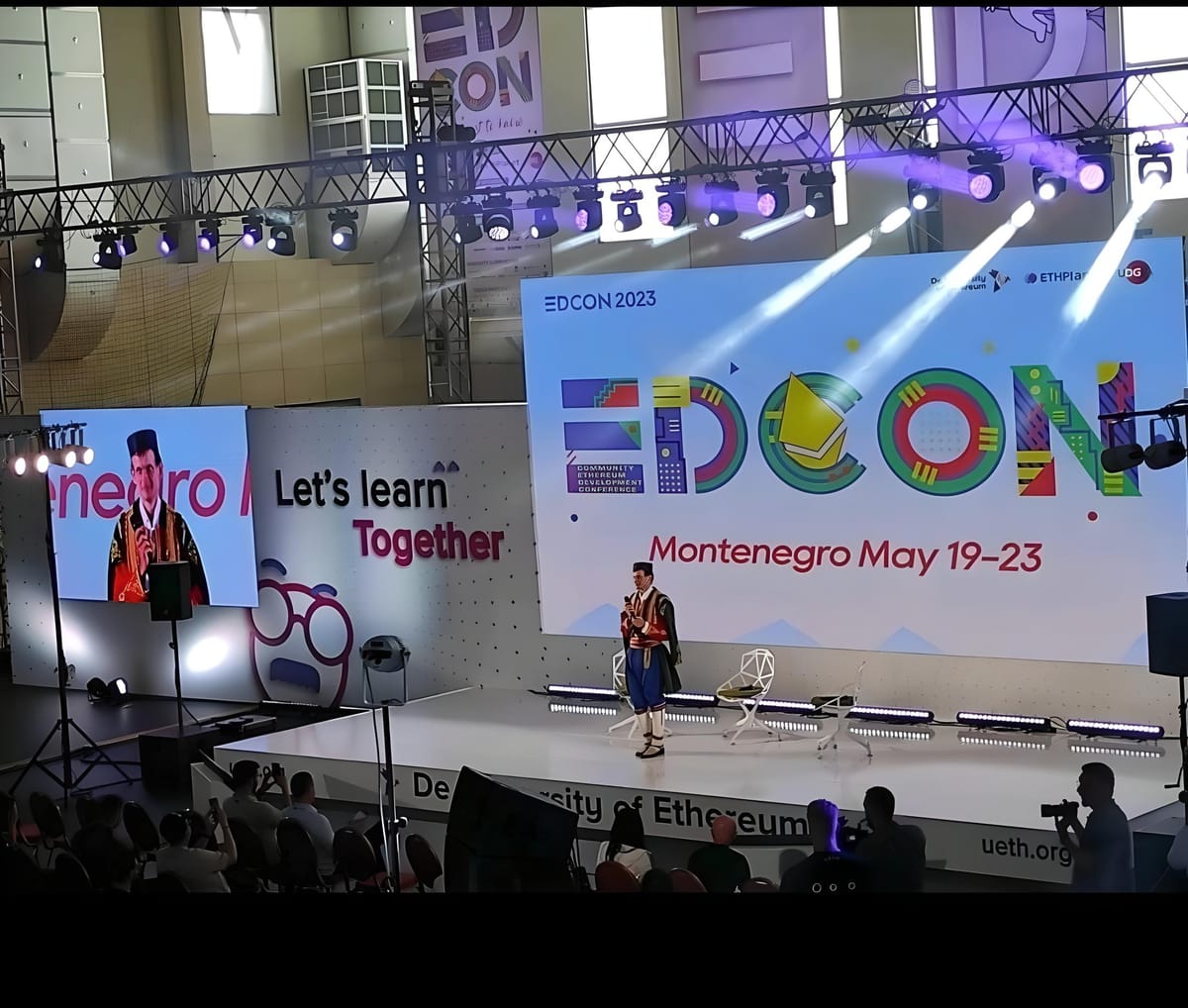 Vitalik Buterin Raises Concerns About Risks of "Re-staking" for Ethereum Network