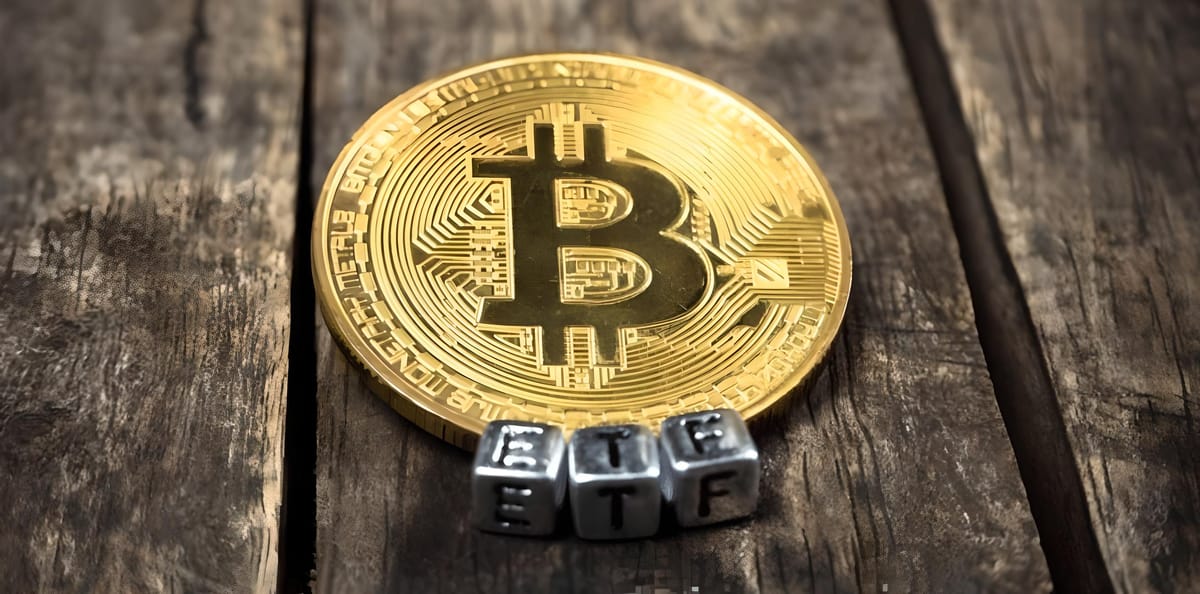 Bitcoin Spot ETF Trades Reach $3.1 Billion on Second Day - BTC Price Continues Decline