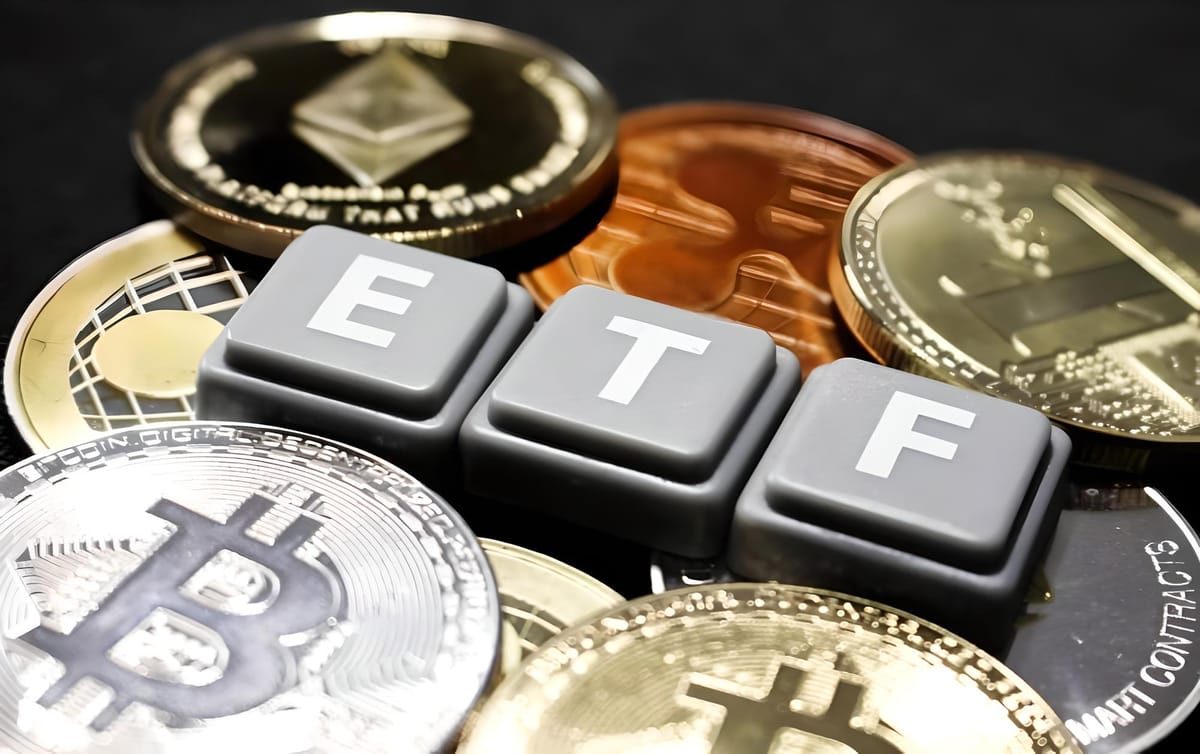 Despite minimal search interest, US Bitcoin ETFs welcomed a substantial inflow of $500 million USD.