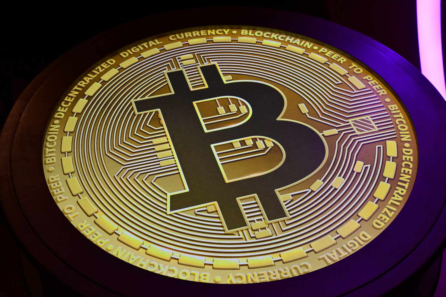 Trump ân xá CZ, tỷ lệ cược SBF tăng vọt, và Fetch.ai – Ocean Protocol đạt thỏa thuận hòa giải