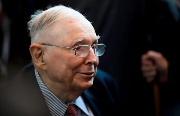 Billionaire Charlie Munger Calls for Total Crypto Ban in the U.S.