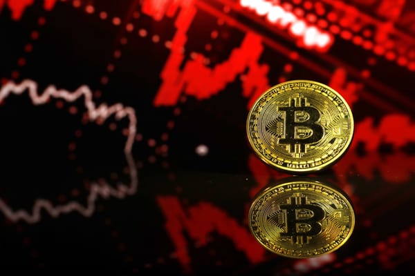 Áp lực bán Bitcoin “nghẹt thở” khi vùng hỗ trợ $105.000 được thử thách