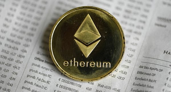 ETF hút vốn kỷ lục, Ethereum dẫn đầu đợt tăng giá cuối tuần, vượt trội Bitcoin
