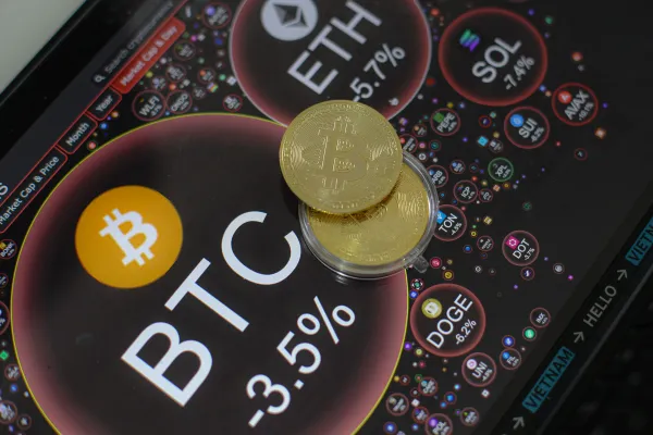 Cách nhận biết thao túng giá altcoin trước khi sập